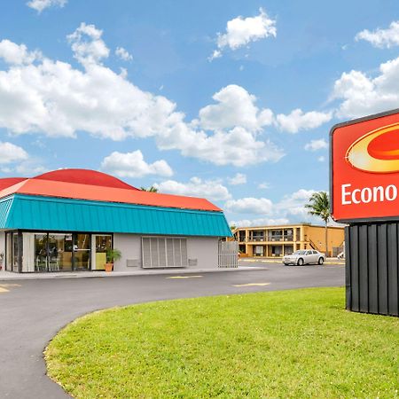 Econo Lodge North North Fort Myers Exteriör bild
